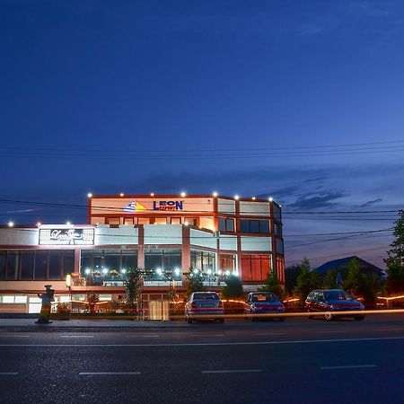 Motel - Restaurant Leon Bacau Exterior photo